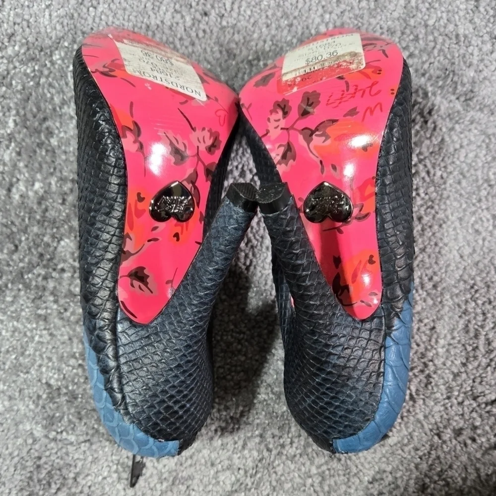 Betsey Johnson Taylr Blue Black Leather Snake Texture Embossed Pumps Party